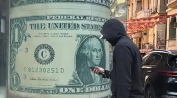 اضطرابات تضرب السوق السوداء مع استمرار تذبذب سعر الدولار في العراق اليوم